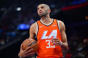 这是你经历过的最令人沮丧的赛季？巴图姆：不能说沮丧 只是奇怪